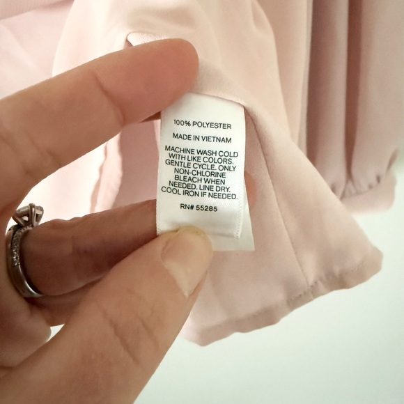 Express Long Sleeve Keyhole Neckline Blouse in Light Pink Size L - Picture 6 of 7